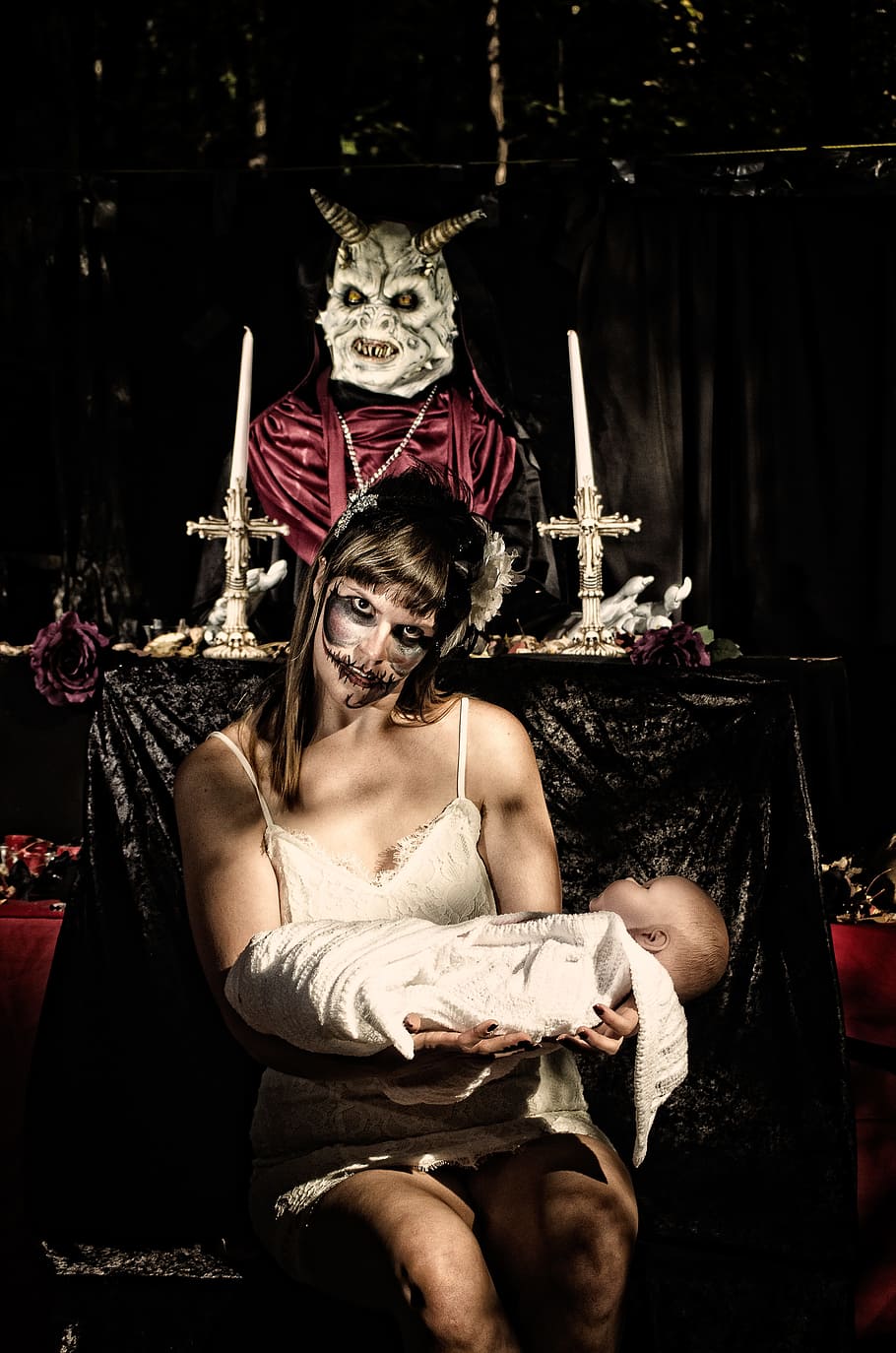 haunted, demonic, horror, halloween, scary, dark, evil, creepy HD wallpaper