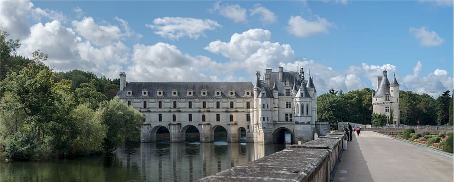 white and gray concrete building above body of water, château de chenonceau, HD wallpaper