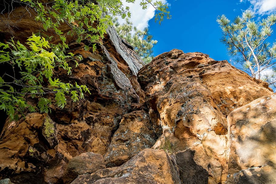 Looking up at the Rocks at Levis Mound, photos, nature, public domain