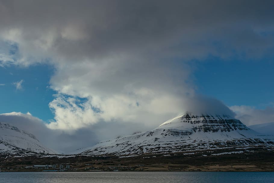 snow covered mountain under cloudy sky, landscape photo of mountain alps HD wallpaper