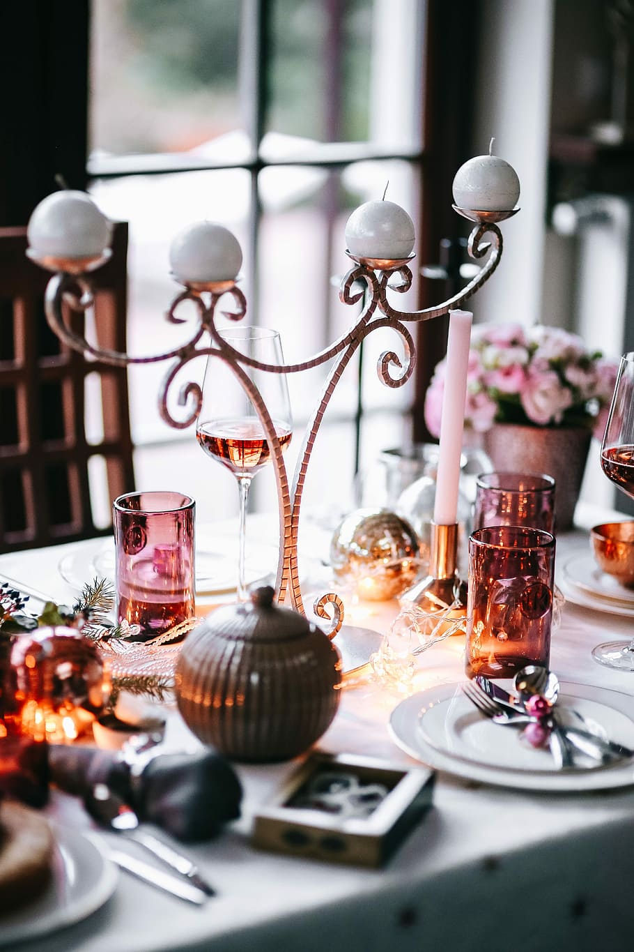 Christmas table decorations, table set, pink, holiday, glamour, HD wallpaper