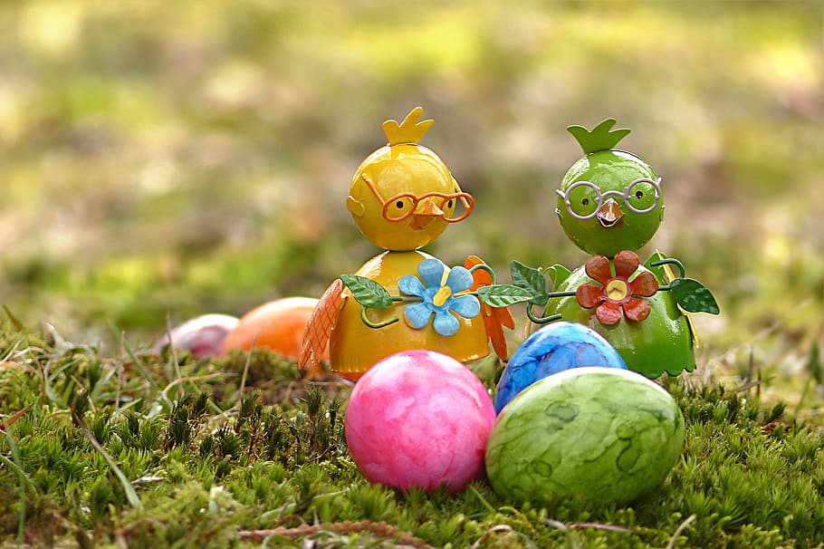 yellow and green bird and eggs decor, easter, easter eggs, figure HD wallpaper