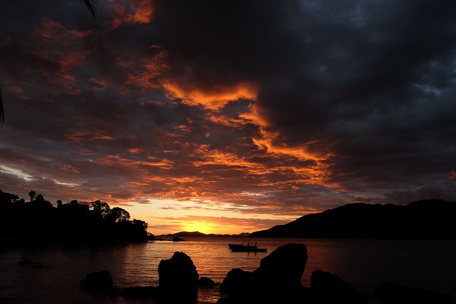 madagascar, sunset, nosy comba, water, sky, cloud - sky, beauty in nature HD wallpaper