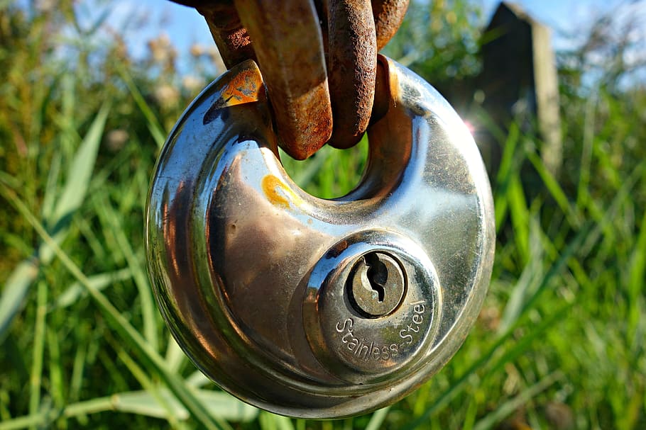 lock, padlock, keyhole, chain, metal, chrome, shiny, security HD wallpaper