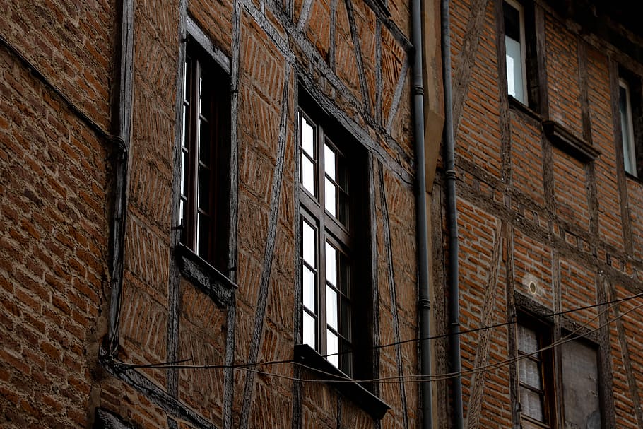 closed windows, window on building, architecture, brick, brickwork HD wallpaper