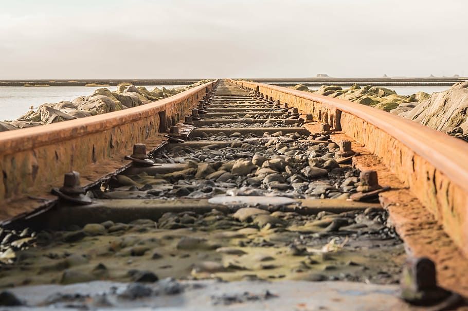 railway, beach, leave, old, rusty, out of date, blank, wide HD wallpaper