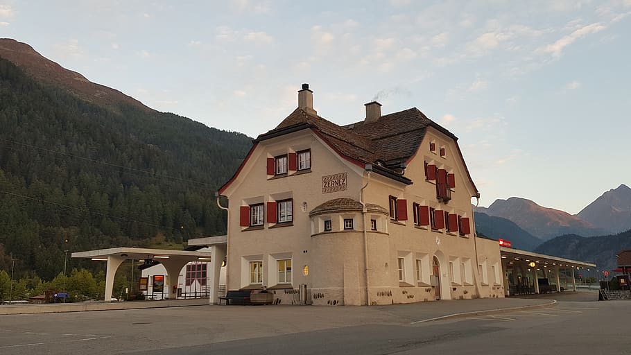 railway station, zernez, graubünden, engadin, mountains, lower engadin