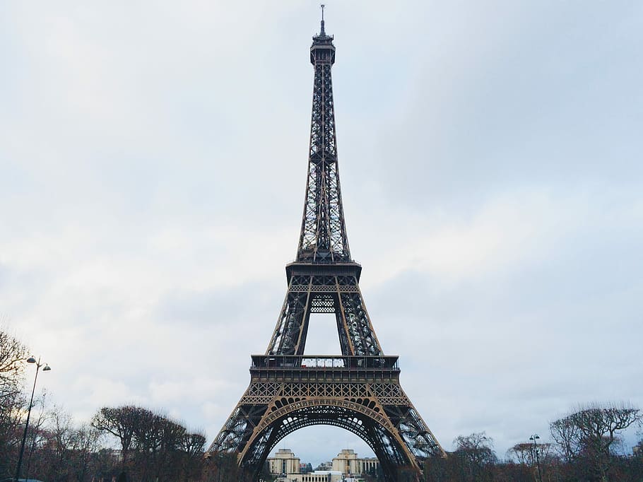 Eiffel tower, Paris under clear white sky during daytime, paris - France HD wallpaper
