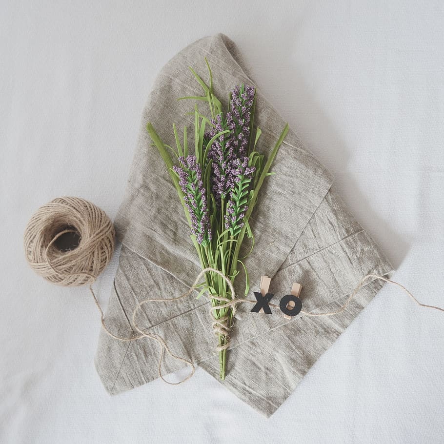 purple faux lavender flower decor, desktop, from above, overhead view HD wallpaper