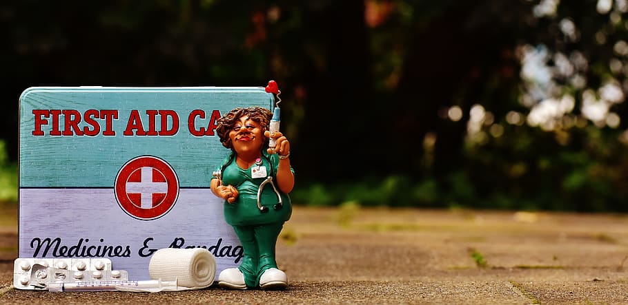 doctor figurine, first aid, nurse, funny, box, tin can, sheet HD wallpaper