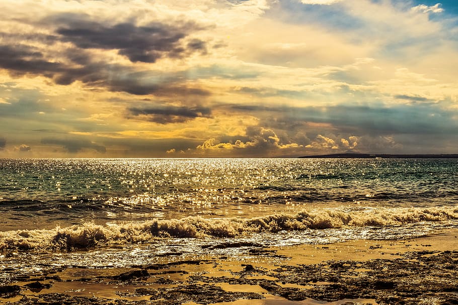 landscape photo of shore during golden hour, sea, sky, clouds HD wallpaper