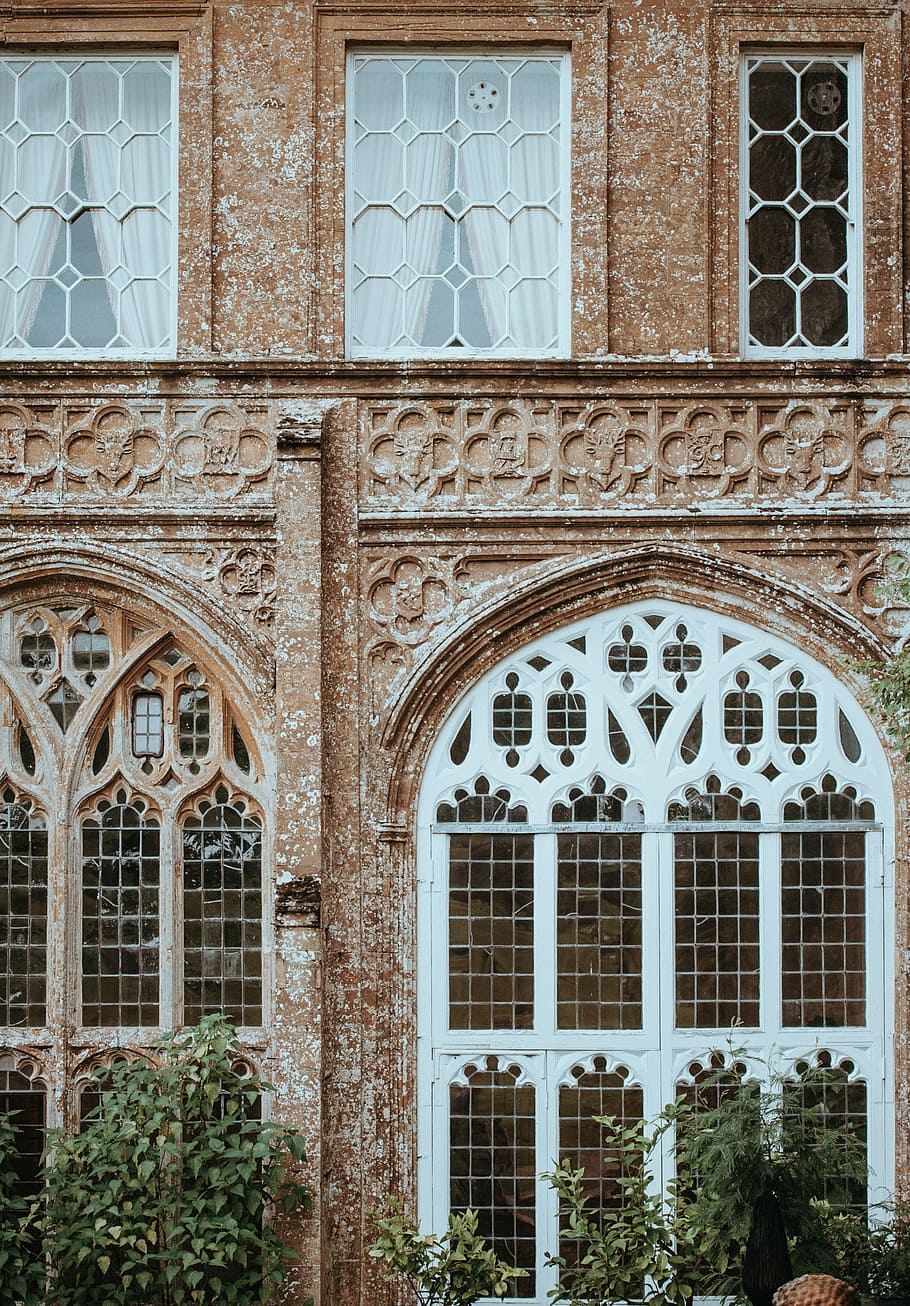 Forde Abbey, white and brown house facade, window, arch, stone HD wallpaper