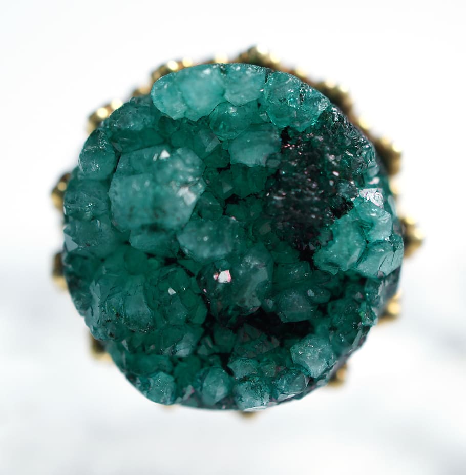 green geode, drusy, druzy, gold, golden, quartz, ring, stone HD wallpaper