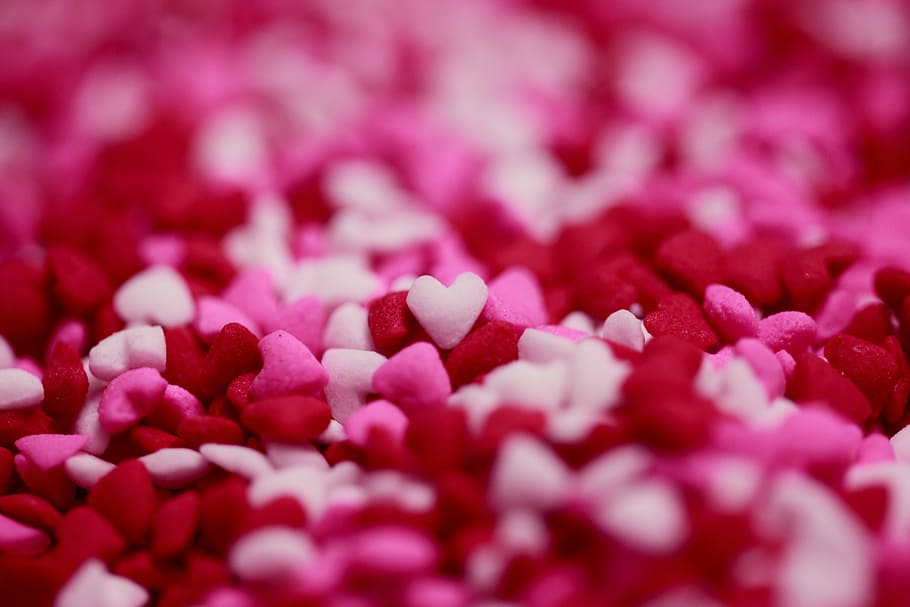 pink, white, and red heart decor, red and white heart decor lot HD wallpaper