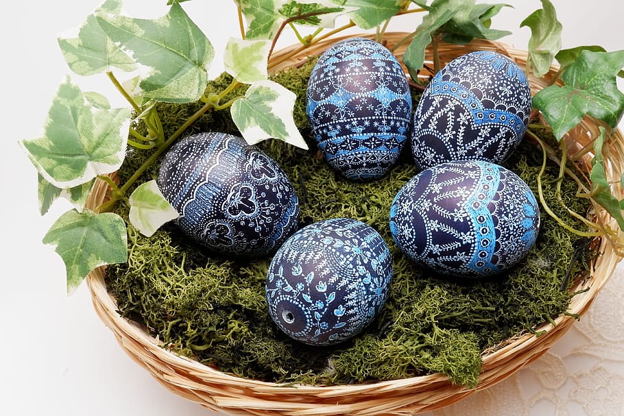 osterkorb, easter decoration, basket, easter eggs, blue easter eggs HD wallpaper
