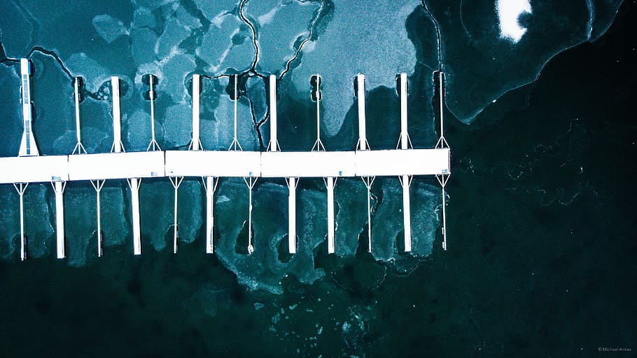 aerial photography of boat dock at daytime, aerial photo of boat dock during daytime HD wallpaper