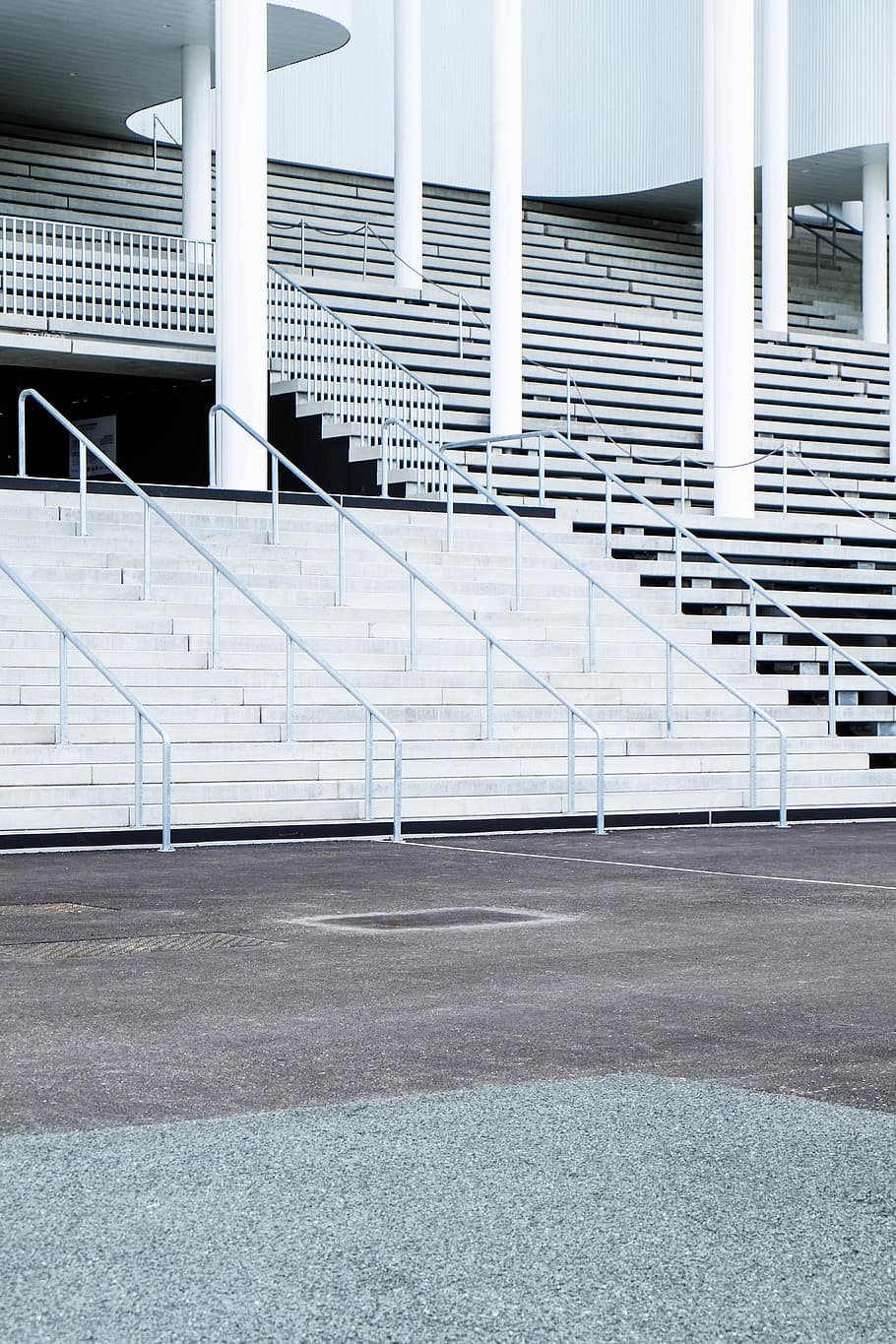 white stairs with metal railings in front of building, stairs surrounded with posts HD wallpaper