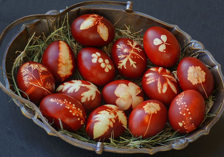 red-and-brown eggs on tray, easter eggs, romanian eggs, traditional, HD wallpaper