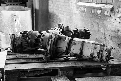 Broken Industrial Items, Decay, abandoned tools, factory, old HD wallpaper