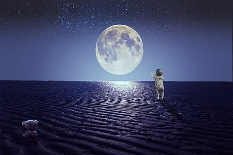 baby walking and moon, full moon, star, sky, little boy, child HD wallpaper