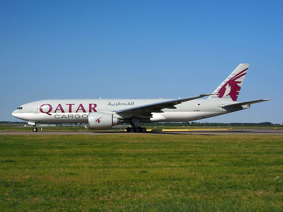 Qatar Airways Boeing 777 plane, aircraft, photos, public domain
