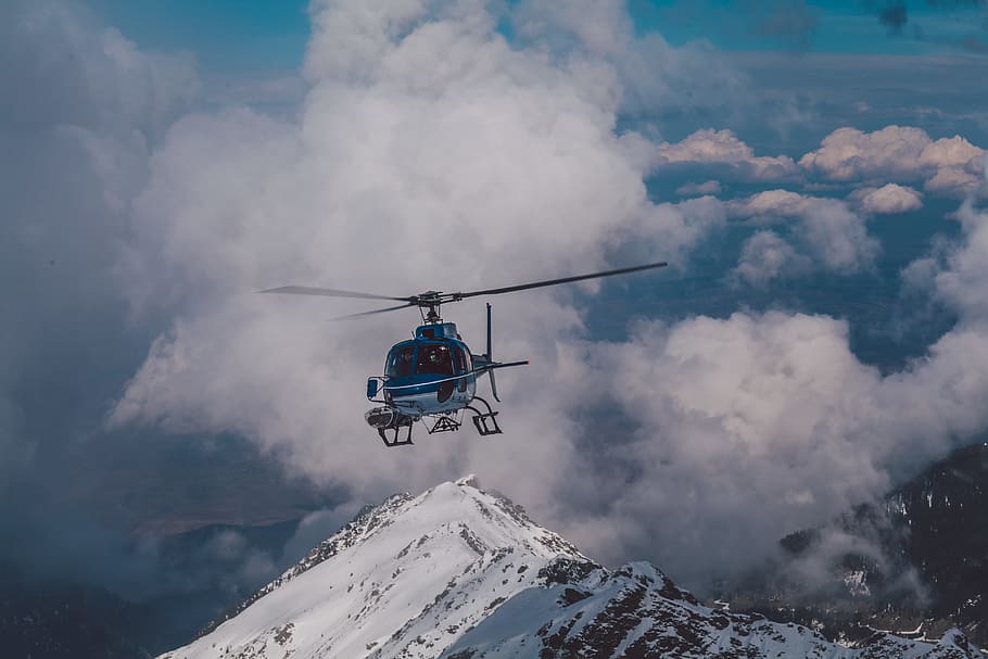 blue helicopter in the air, helicopter flew in the air, snow HD wallpaper