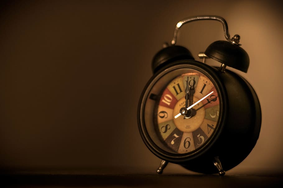 clock, time, time clock, minute, alarm clock, indoors, single object HD wallpaper