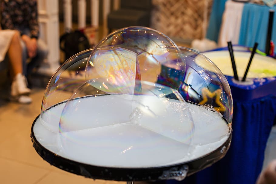 soap bubbles, big bubbles, bubbles in a cup, close-up, focus on foreground HD wallpaper