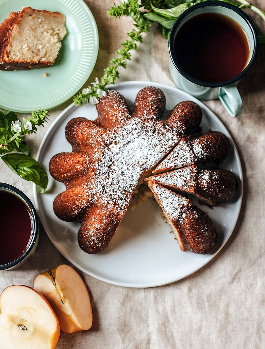 baked bread in plate, banana bread served on plate with coffee HD wallpaper