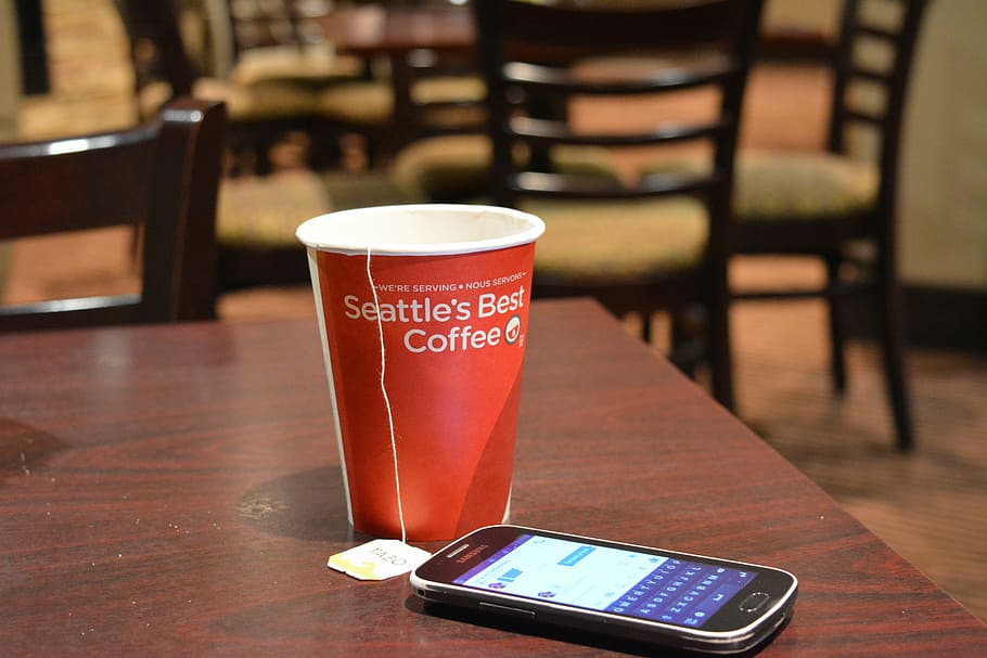 phone, relax, table, tea, café, social media, chating, cafe HD wallpaper