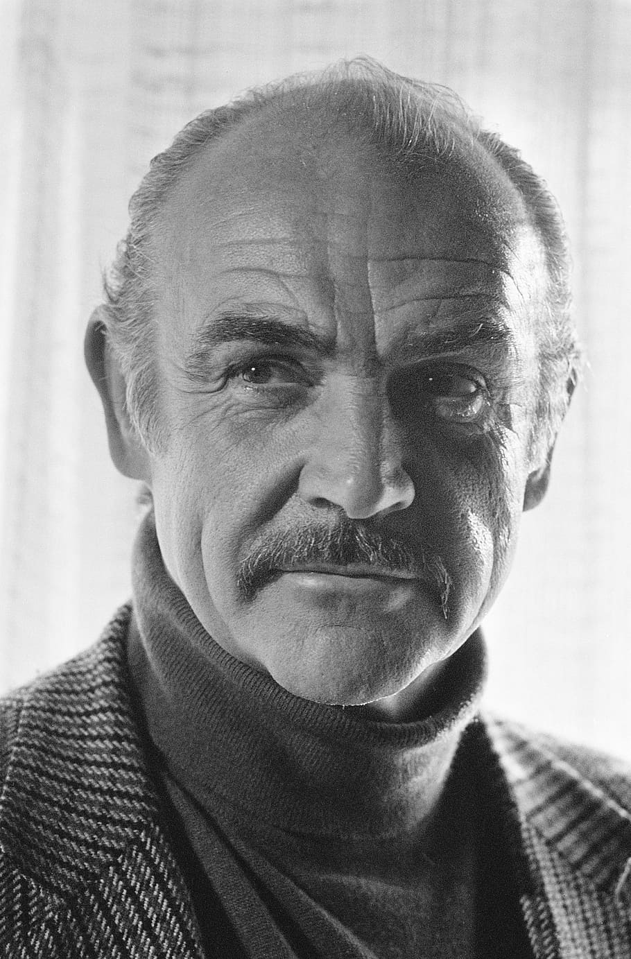 gray scale photo of man near wall, sean connery, actor, motion pictures