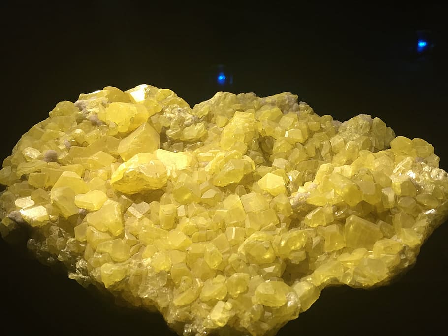 stone, old, yellow, studio shot, indoors, black background HD wallpaper