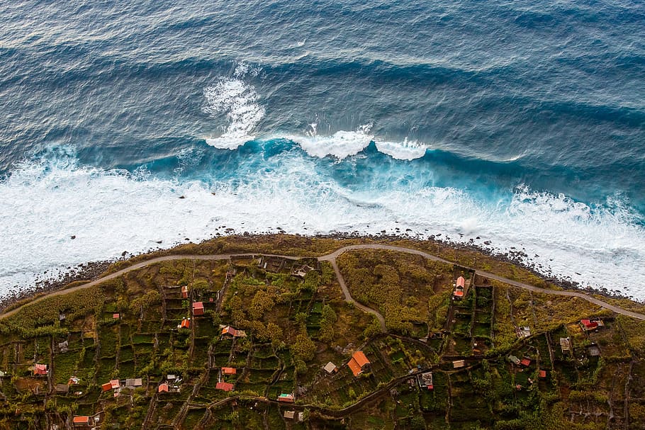 ocean waves crushing on sea shore, aerial view of seashore, aerial photo HD wallpaper