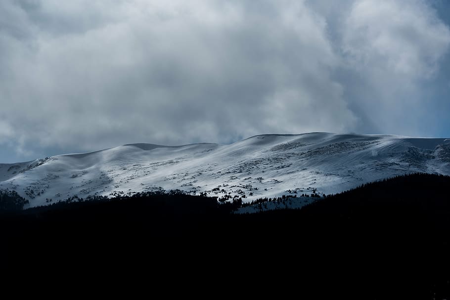 snow covered mountain near silhouette of trees, highland, cloud HD wallpaper