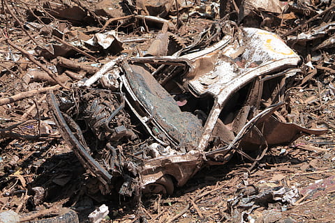 wrecked rusty vehicle on junk yard, moore, oklahoma, tornado HD wallpaper