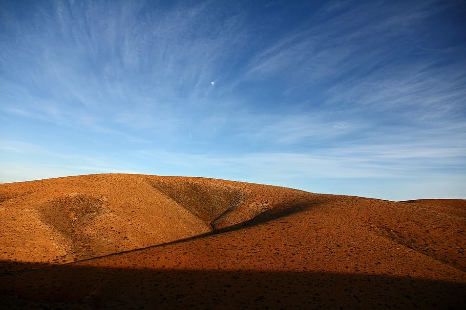landscape photograph of desert, landscape of brown sand, sun HD wallpaper