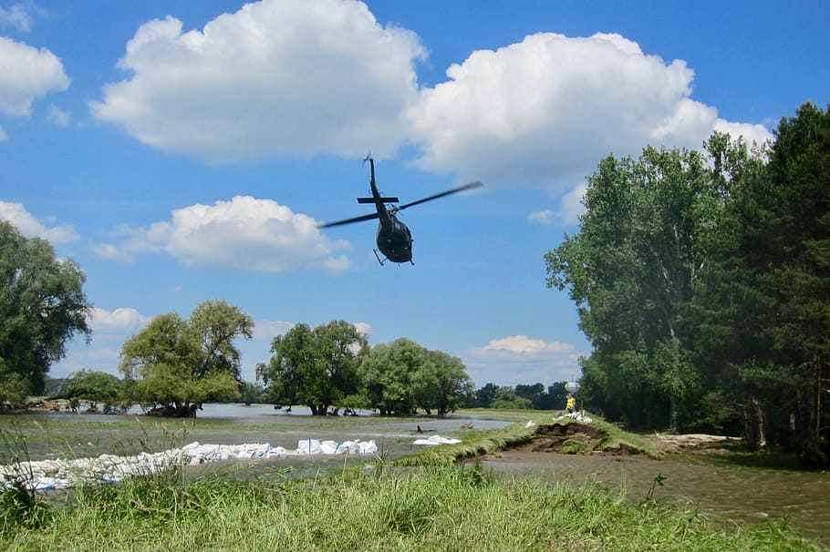Leipzig, Trough, Helicopter, Dike, dike broken, sand bag, high water HD wallpaper