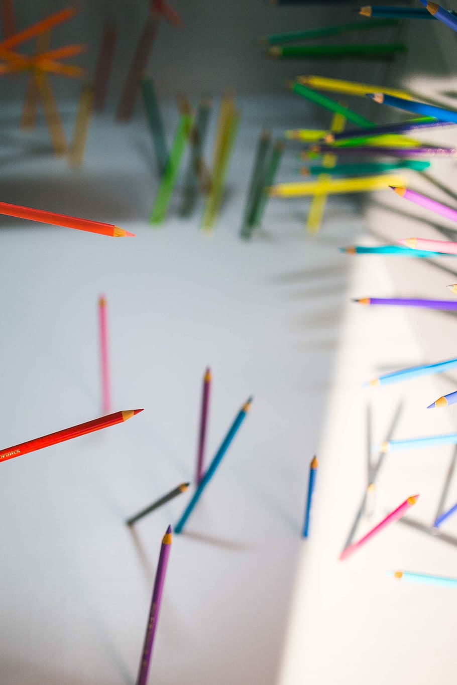 Pencils and crayons sticking out of the walls and floors, art HD wallpaper