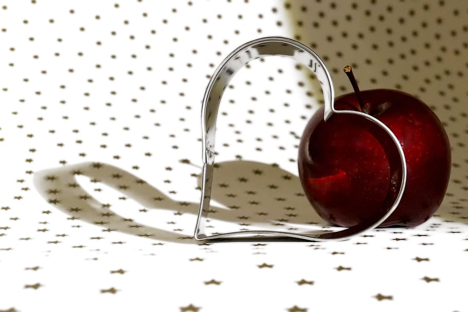 red apple and silver heart decoration, baking dish, green, christmas cookies HD wallpaper