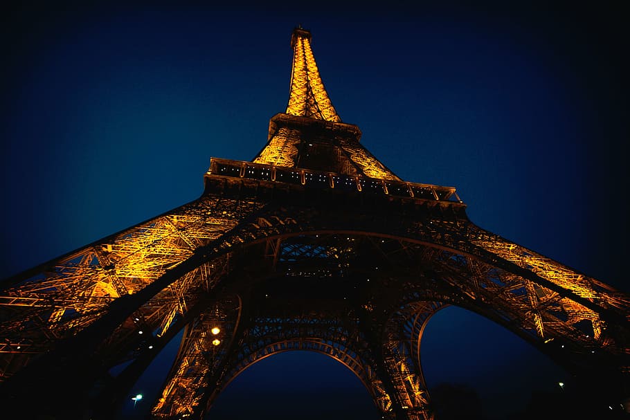 low-angle photography of Eiffel Tower, Paris during blue hour HD wallpaper
