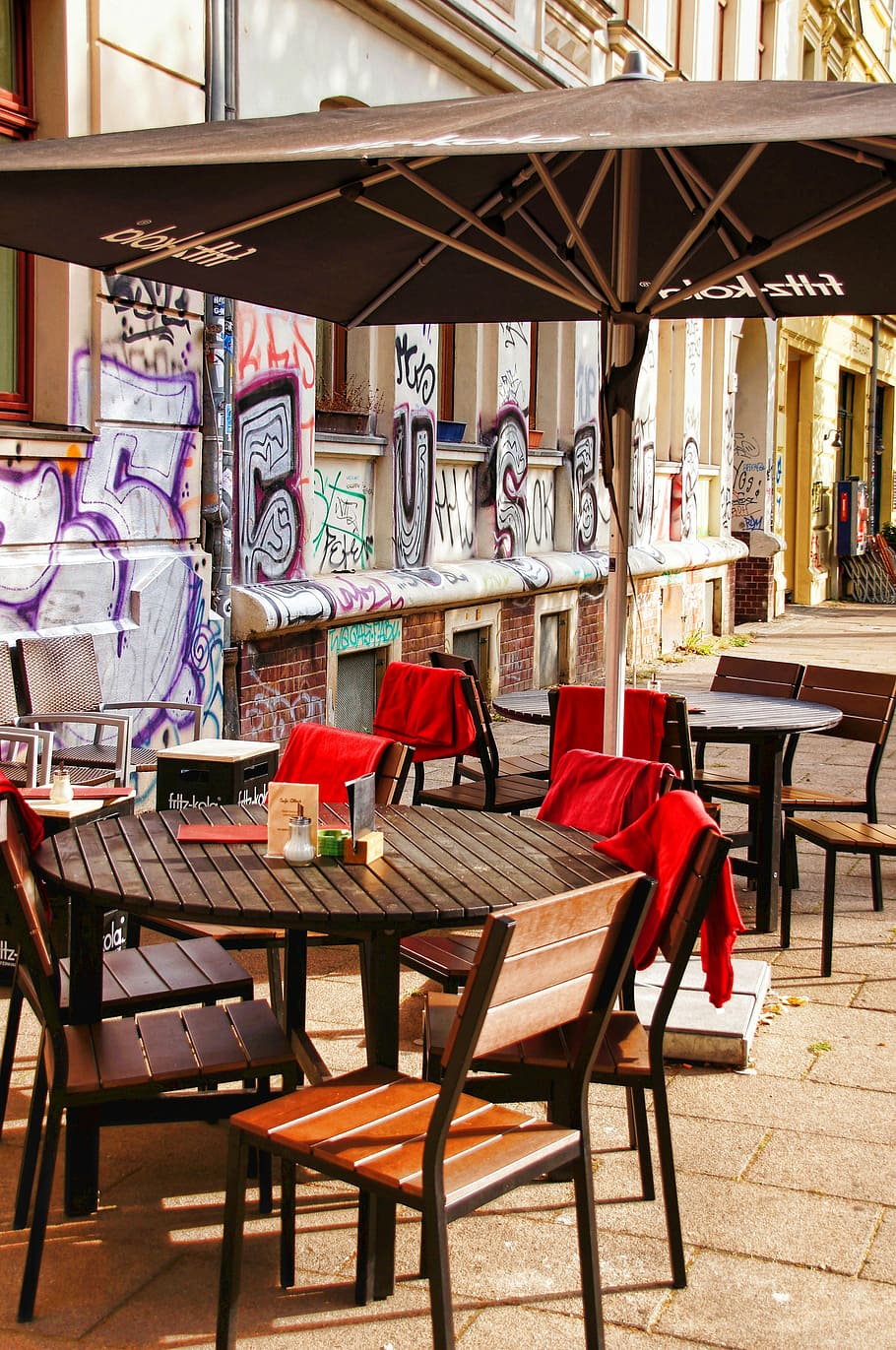 bistro, road, table, chairs, parasol, houses wall, leipzig HD wallpaper