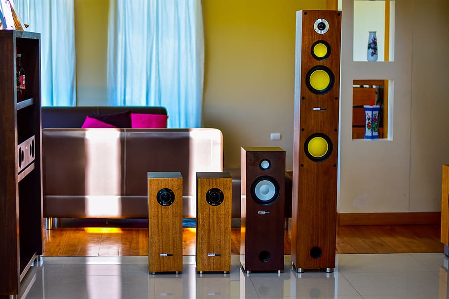 speakers-wood-elegant-decoration-inside.