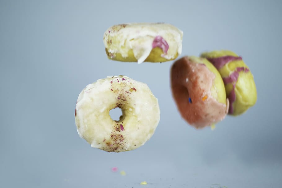 Doughnuts, four creamed doughnuts, donut, falling, breakfast HD wallpaper