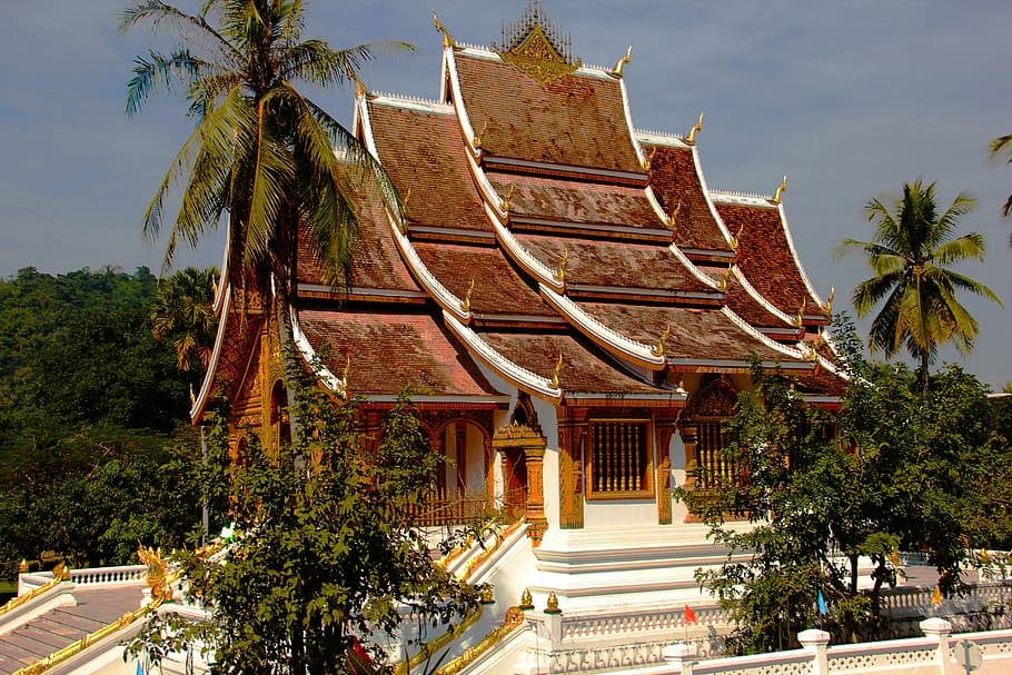 brown and white wooden house outdoors, temple, laos, roof top, HD wallpaper