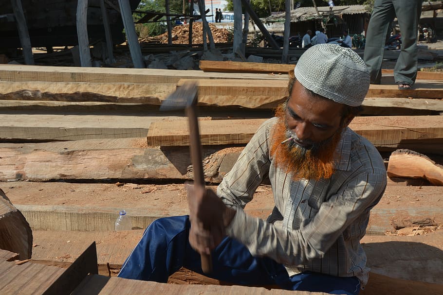 carpenter, old, focus, one person, real people, men, wood - material HD wallpaper