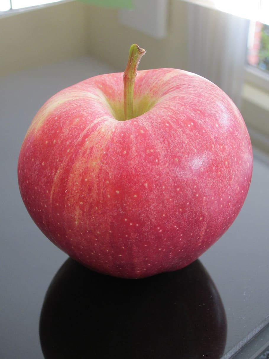 apple, red, red apple, fruit, delicious, vitamins, ripe, sweet HD wallpaper