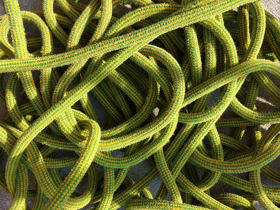 green rope, devoured, grinding, mess, climbing rope, loops, chaos