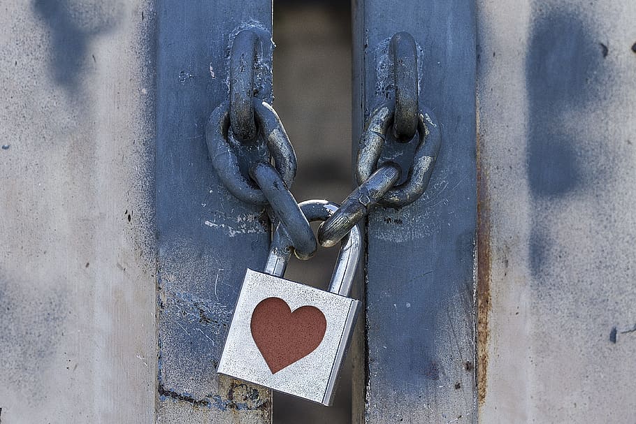 close-up photo of heart-printed padlock, metal, grunge, spray paint HD wallpaper