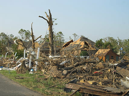 brown house near trees, tornado, destruction, joplin, missouri HD wallpaper