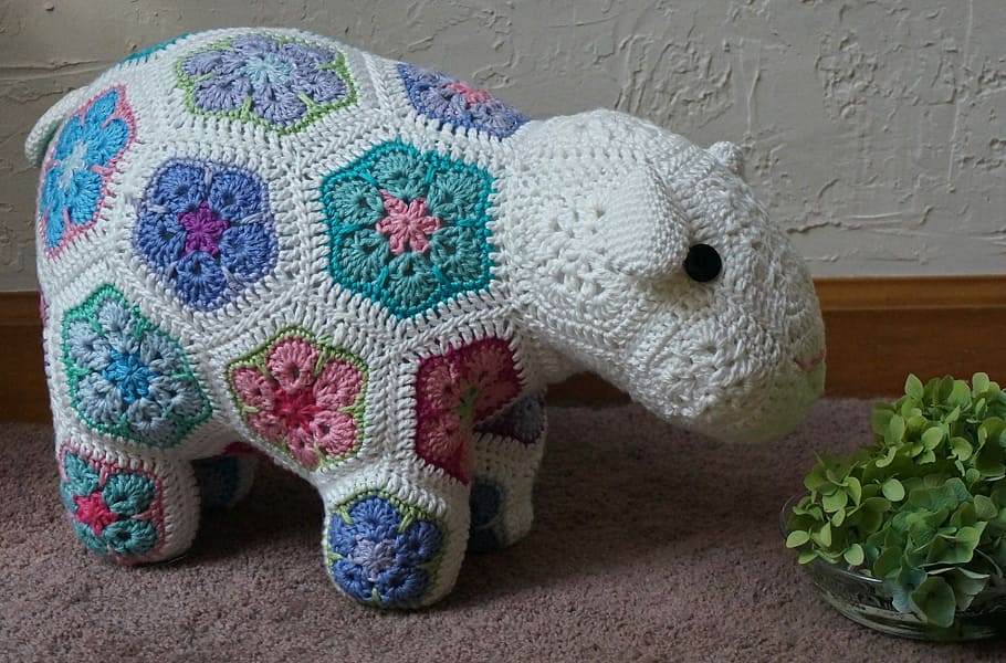 Crocheted Happy Lamb, african flower design, heidi bears design, HD wallpaper